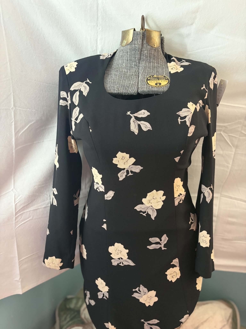 Liz CLAIBORNE Women’s Black Floral Sheath Dress SIZE 4